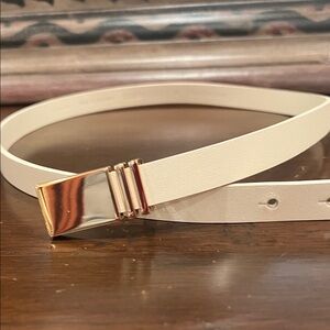 Women's Loft Versa Cream Leather Belt with Gold Buckle NWOT